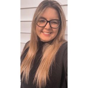 Meet your Posher, Danielle